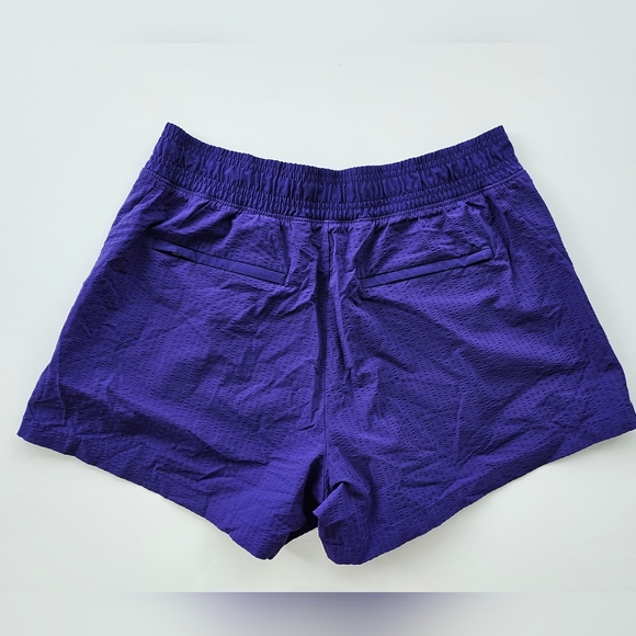 Women’s Athleta Size 4 Textured Brooklyn Short Purple Pockets - Picture 2 of 10